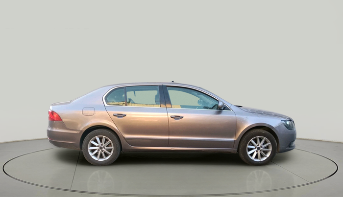 2014 Skoda Superb ELEGANCE 2.0 TDI CR AT, Diesel, Automatic, 1,50,723 km, exterior