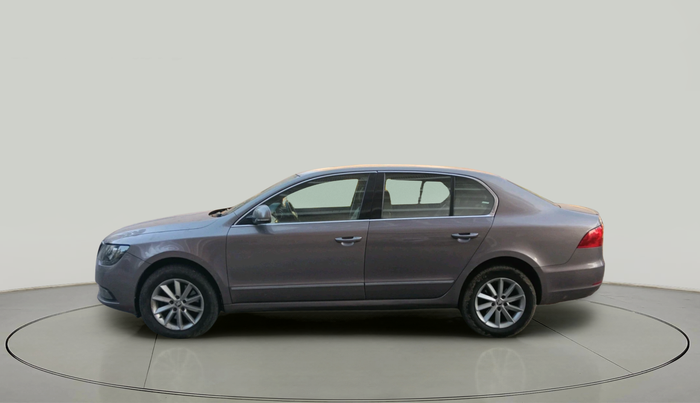 2014 Skoda Superb ELEGANCE 2.0 TDI CR AT, Diesel, Automatic, 1,50,723 km, exterior