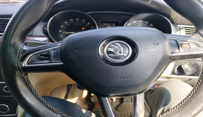 2014 Skoda Superb ELEGANCE 2.0 TDI CR AT, Diesel, Automatic, 1,50,723 km, interior