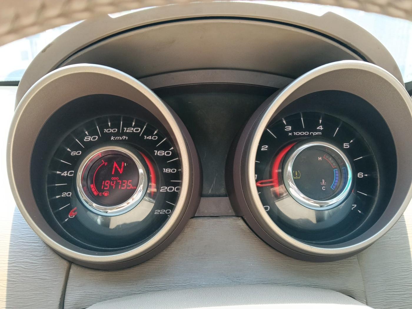 2015 Mahindra XUV500 XCLUSIVE, Diesel, Manual, 1,94,735 km, interior