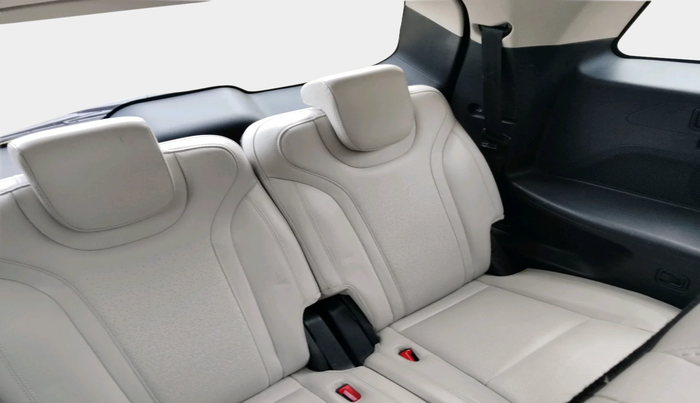 2023 Mahindra XUV700 AX 7 LUXURY P AT 7 STR, Petrol, Automatic, 34,911 km, interior