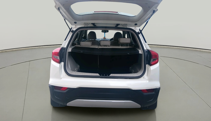 2023 Mahindra XUV300 W8 1.5 DIESEL, Diesel, Manual, 43,922 km, exterior