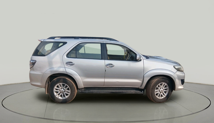 2012 Toyota Fortuner 3.0 4X2 AT, Diesel, Automatic, 3,94,702 km, exterior