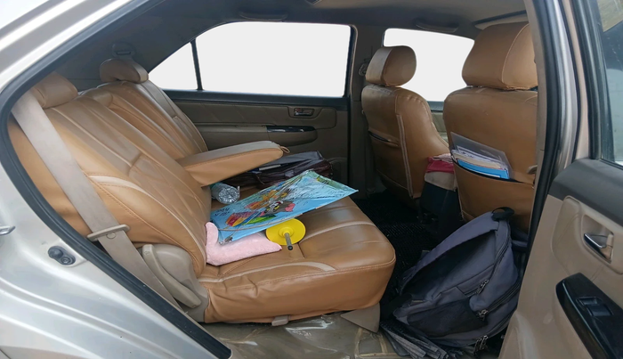 2012 Toyota Fortuner 3.0 4X2 AT, Diesel, Automatic, 3,94,702 km, interior