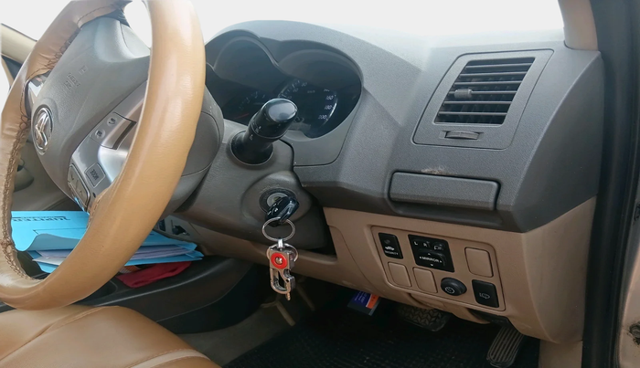 2012 Toyota Fortuner 3.0 4X2 AT, Diesel, Automatic, 3,94,702 km, interior