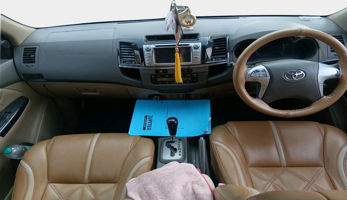 2012 Toyota Fortuner 3.0 4X2 AT, Diesel, Automatic, 3,94,702 km, interior