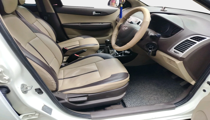 2011 Hyundai i20 MAGNA 1.2, Petrol, Manual, 87,638 km, interior