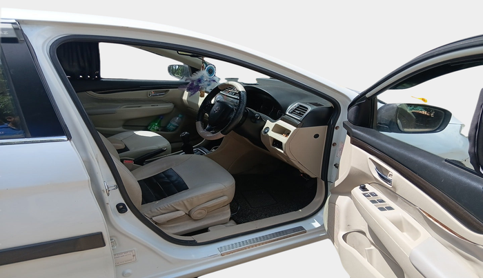 2015 Maruti Ciaz ZDI SHVS, Diesel, Manual, 92,292 km, interior