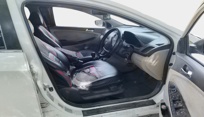 2012 Hyundai Verna FLUIDIC 1.6 CRDI SX, Diesel, Manual, 1,73,893 km, interior