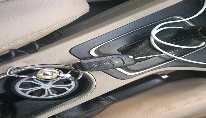 2017 Ford Endeavour TITANIUM 3.2 4X4 AT, Diesel, Automatic, 9,99,999 km, interior