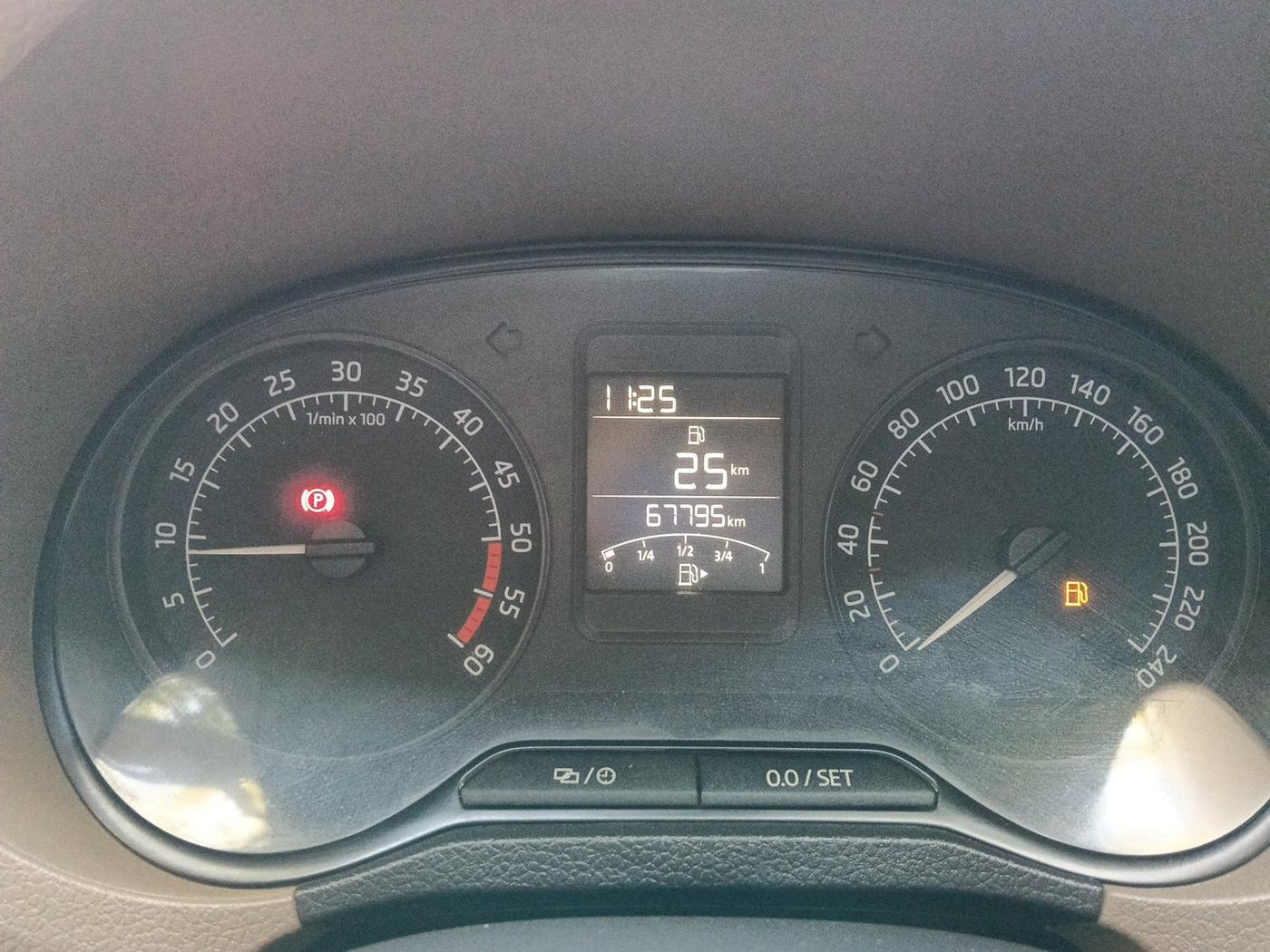 2015 Skoda Rapid AMBITION 1.5 TDI, Diesel, Manual, 67,795 km, interior