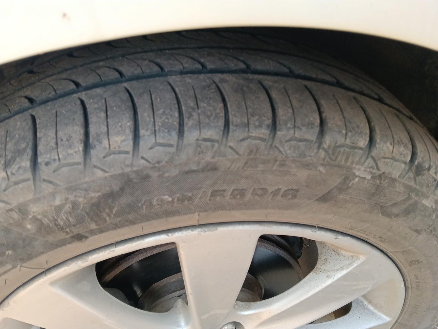 2013 Hyundai Verna FLUIDIC 1.6 VTVT SX, Petrol, Manual, 90,538 km, tyre