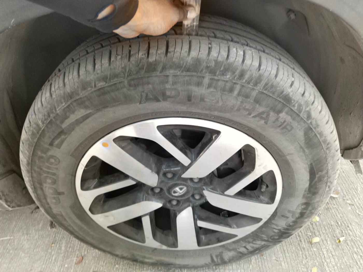 2020 Tata Harrier XZ PLUS 2.0L DUAL TONE, Diesel, Manual, 18,708 km, tyre