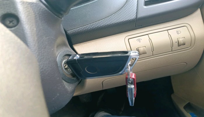 2012 Hyundai Verna FLUIDIC 1.6 CRDI SX, Diesel, Manual, 1,31,048 km, interior