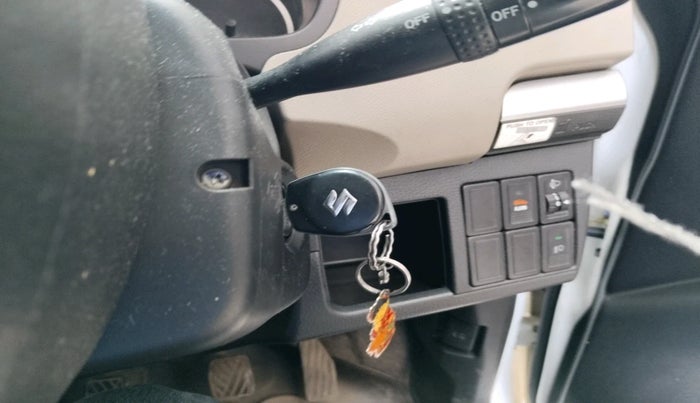 2016 Maruti Wagon R 1.0 VXI, Petrol, Manual, 44,235 km, interior