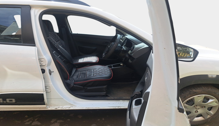 2022 Renault Kwid RXT 1.0 AMT (O), Petrol, Automatic, 17,176 km, interior