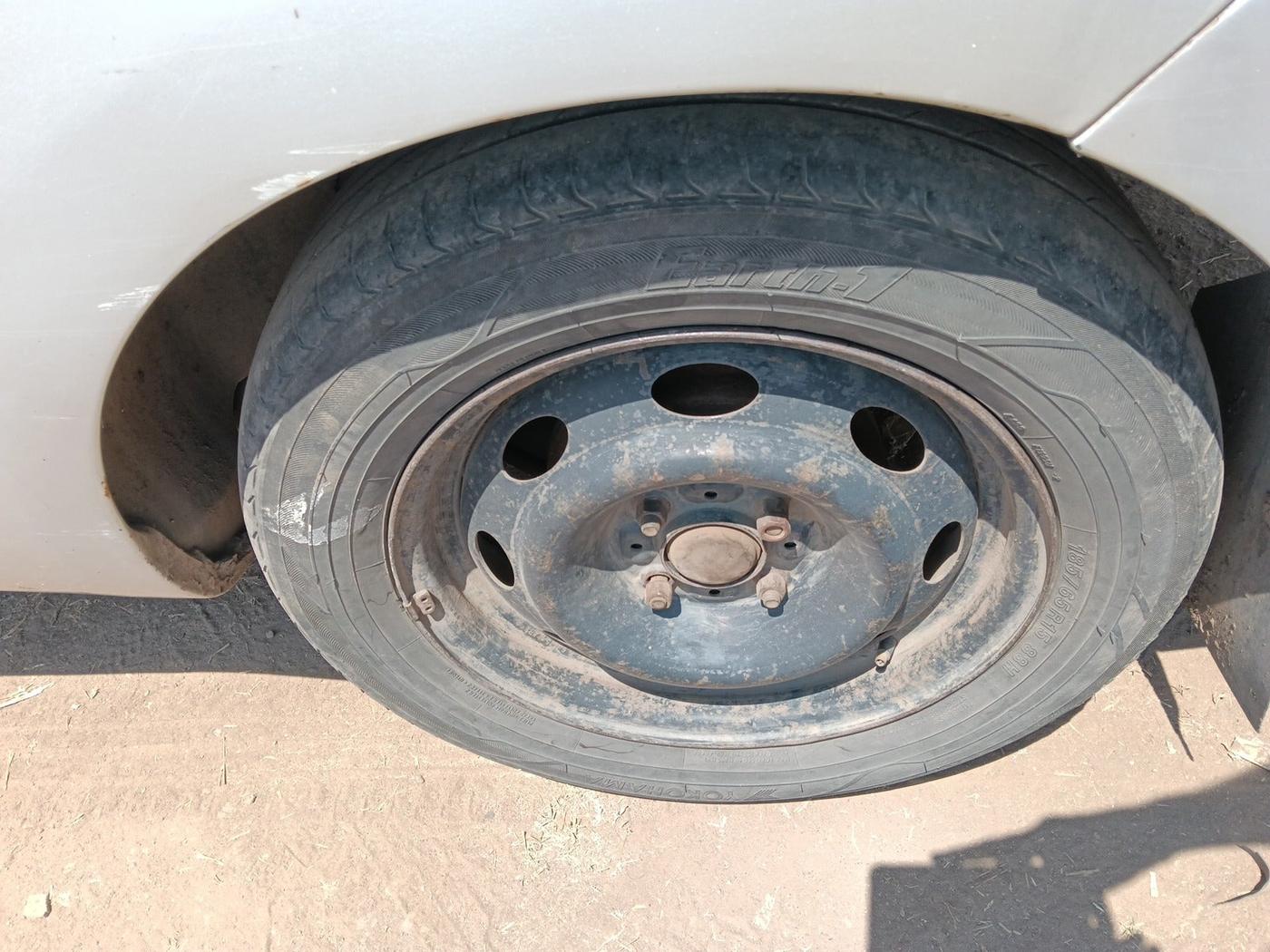 2010 Tata Manza AURA SAFIRE, Petrol, Manual, 80,889 km, tyre