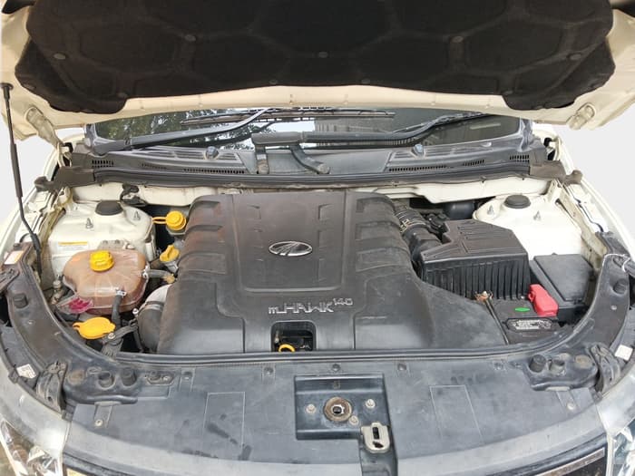 2017 Mahindra XUV500 W9 AT, Diesel, Automatic, 1,08,771 km, exterior