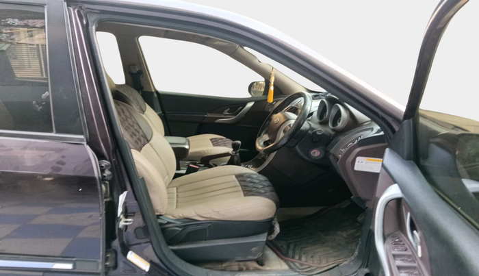 2014 Mahindra XUV500 W8, Diesel, Manual, 1,62,391 km, interior