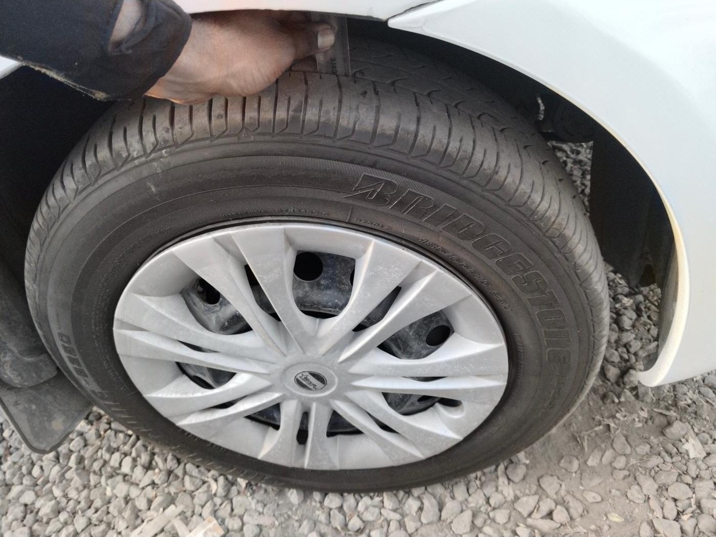 2014 Toyota Etios GD, Diesel, Manual, 96,684 km, tyre