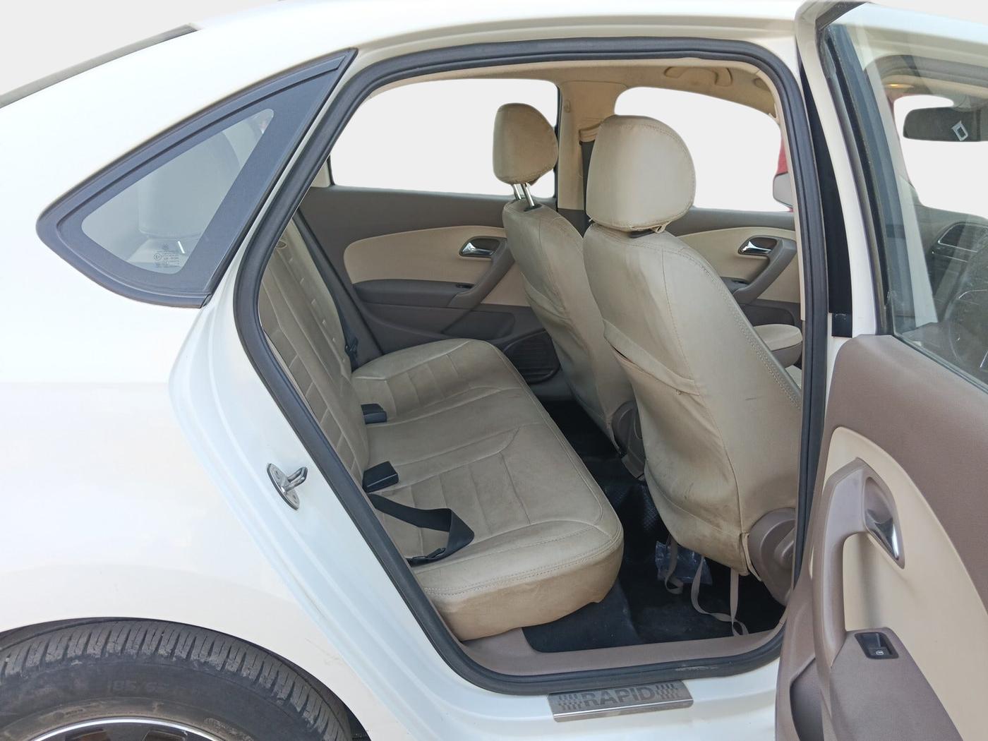 2015 Skoda Rapid 1.5 TDI CR ELEGANCE AT, Diesel, Automatic, 84,866 km, interior