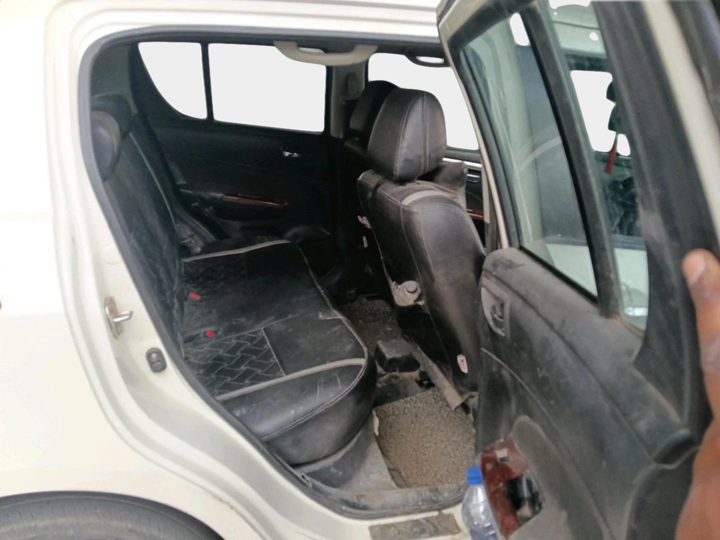 2014 Maruti Swift ZXI, Petrol, Manual, 72,599 km, interior