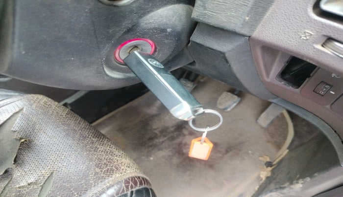 2013 Mahindra XUV500 W8, Diesel, Manual, 1,61,209 km, interior