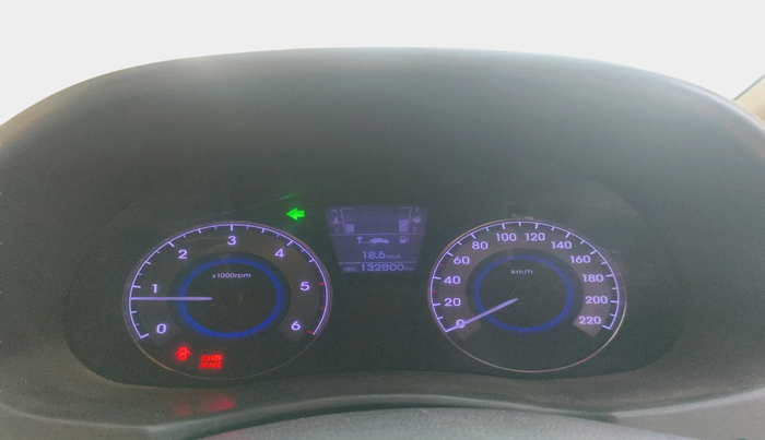 2013 Hyundai Verna FLUIDIC 1.6 CRDI SX, Diesel, Manual, 1,32,800 km, interior