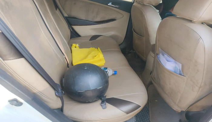 2013 Hyundai Verna FLUIDIC 1.6 CRDI SX, Diesel, Manual, 1,32,800 km, interior