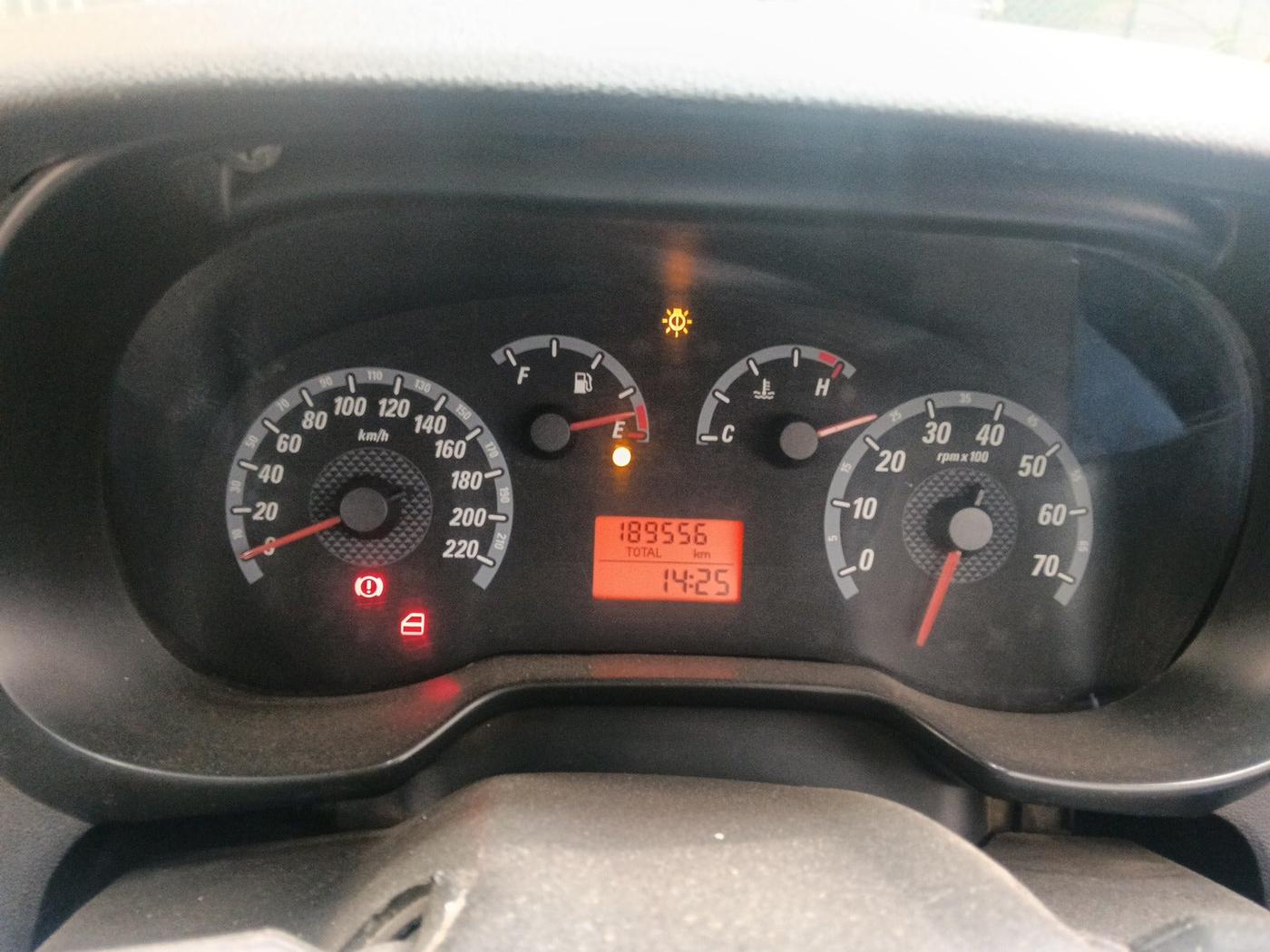 2012 Fiat Grand Punto ACTIVE 1.3, Diesel, Manual, 1,89,885 km, interior