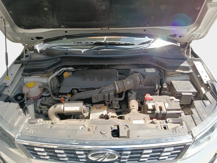 2022 Mahindra XUV300 W8 (O) 1.2 PETROL, Petrol, Manual, 62,247 km, exterior