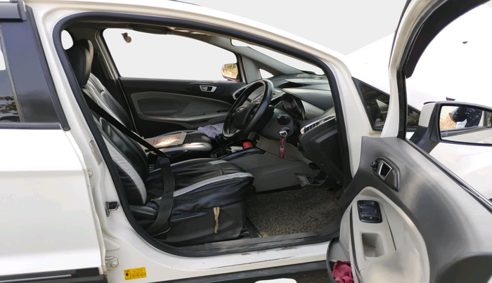 2014 Ford Ecosport TITANIUM 1.5L DIESEL, Diesel, Manual, 1,47,327 km, interior