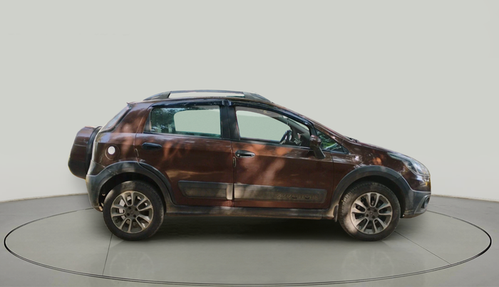 2014 Fiat Avventura EMOTION MULTIJET 1.3, Diesel, Manual, 2,04,626 km, exterior