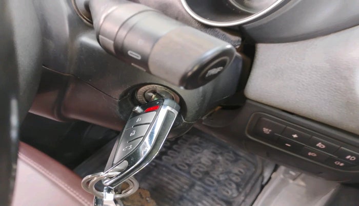 2014 Fiat Avventura EMOTION MULTIJET 1.3, Diesel, Manual, 2,04,626 km, interior