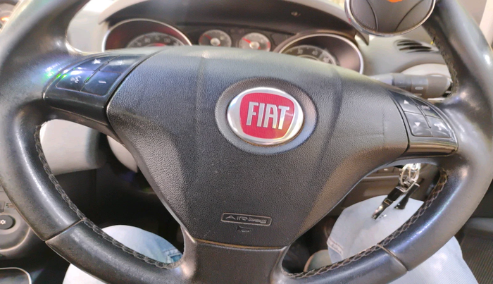 2014 Fiat Avventura EMOTION MULTIJET 1.3, Diesel, Manual, 2,04,626 km, interior