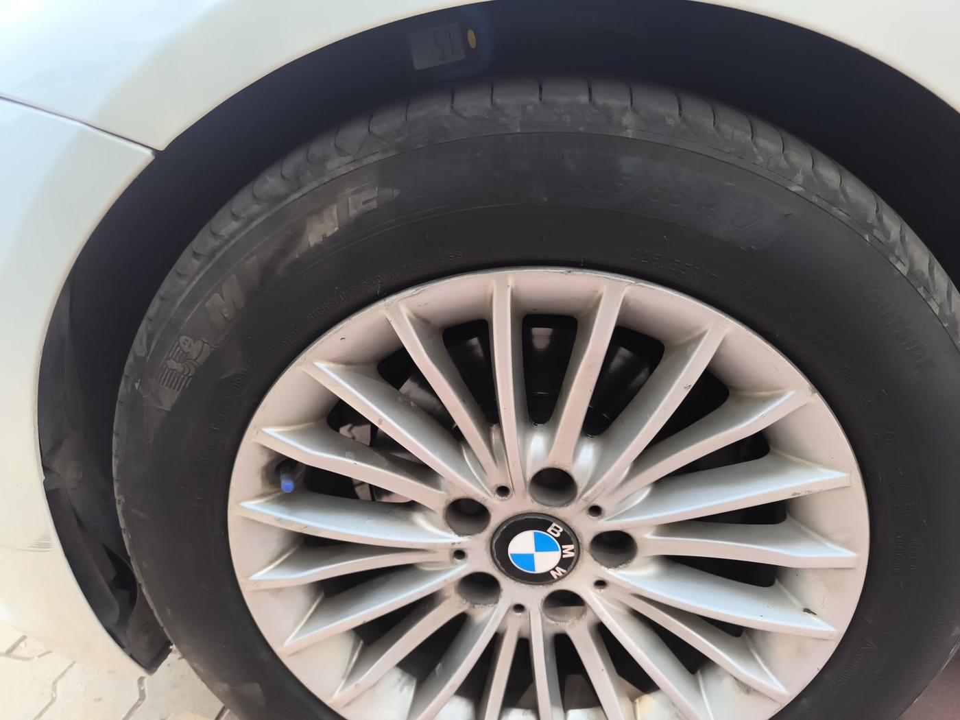 2016 BMW 3 Series 320d Luxury Line, Diesel, Automatic, 1,89,436 km, tyre