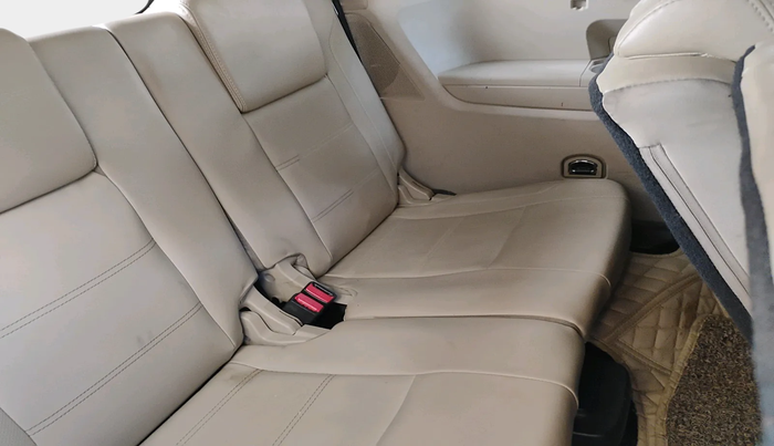 2019 Ford Endeavour TITANIUM 2.2 4X2 MT, Diesel, Manual, 1,59,618 km, interior