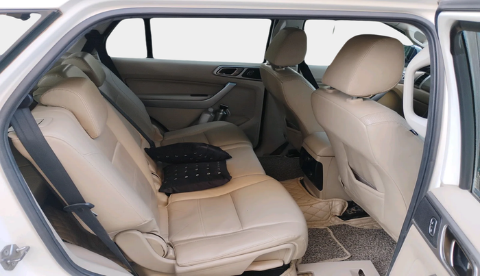 2019 Ford Endeavour TITANIUM 2.2 4X2 MT, Diesel, Manual, 1,59,618 km, interior