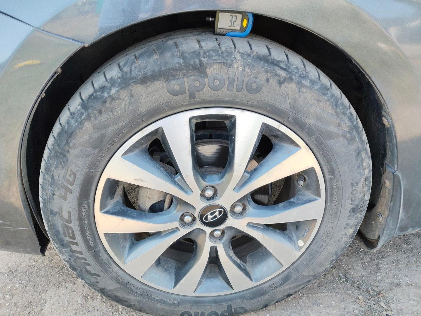2013 Hyundai Verna FLUIDIC 1.6 CRDI SX, Diesel, Manual, 1,34,865 km, tyre