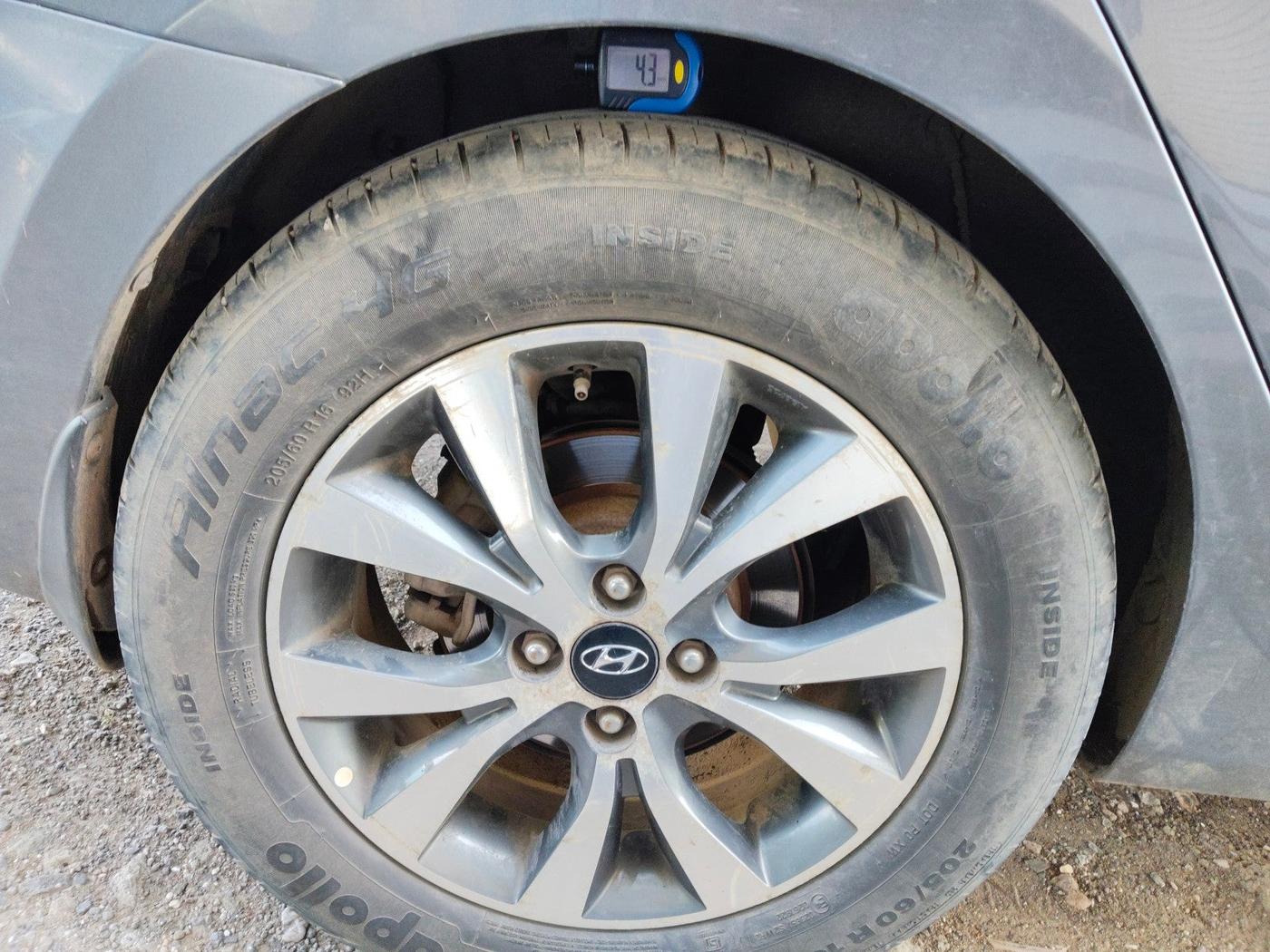 2013 Hyundai Verna FLUIDIC 1.6 CRDI SX, Diesel, Manual, 1,34,865 km, tyre