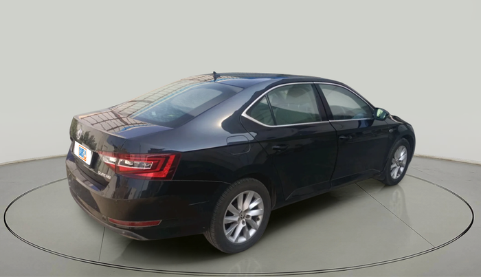 2016 Skoda Superb L&K 1.8 TSI AT, Petrol, Automatic, 1,42,880 km, exterior