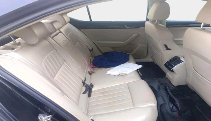 2016 Skoda Superb L&K 1.8 TSI AT, Petrol, Automatic, 1,42,880 km, interior