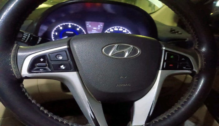 2011 Hyundai Verna FLUIDIC 1.6 CRDI SX, Diesel, Manual, 18,057 km, interior