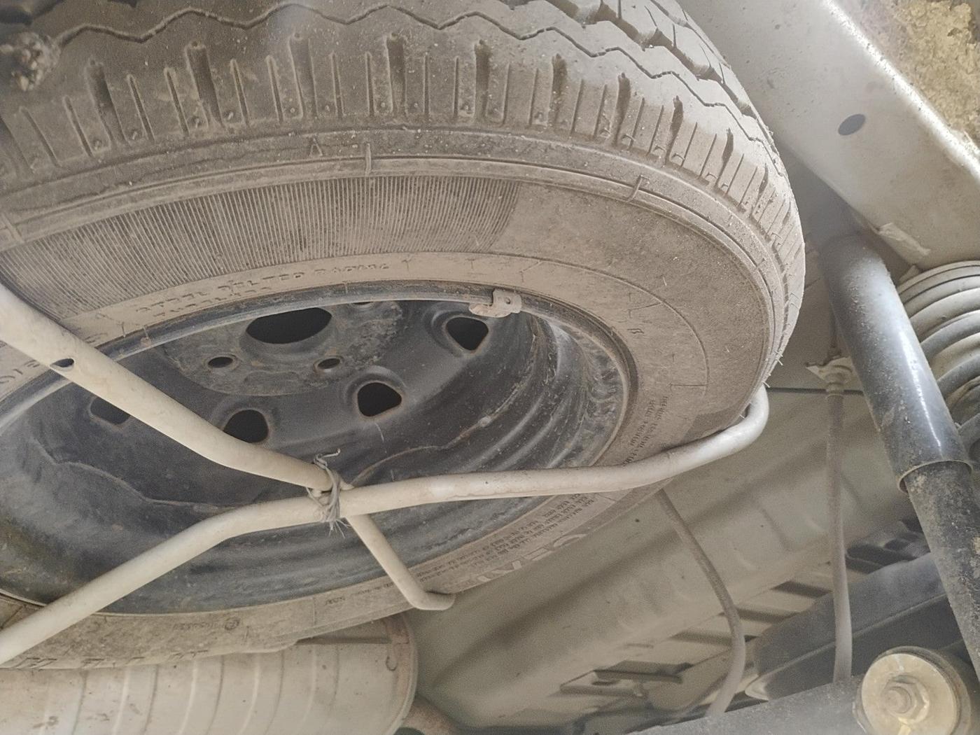 2022 Maruti Eeco 5 STR AC (O), Petrol, Manual, 20,129 km, tyre