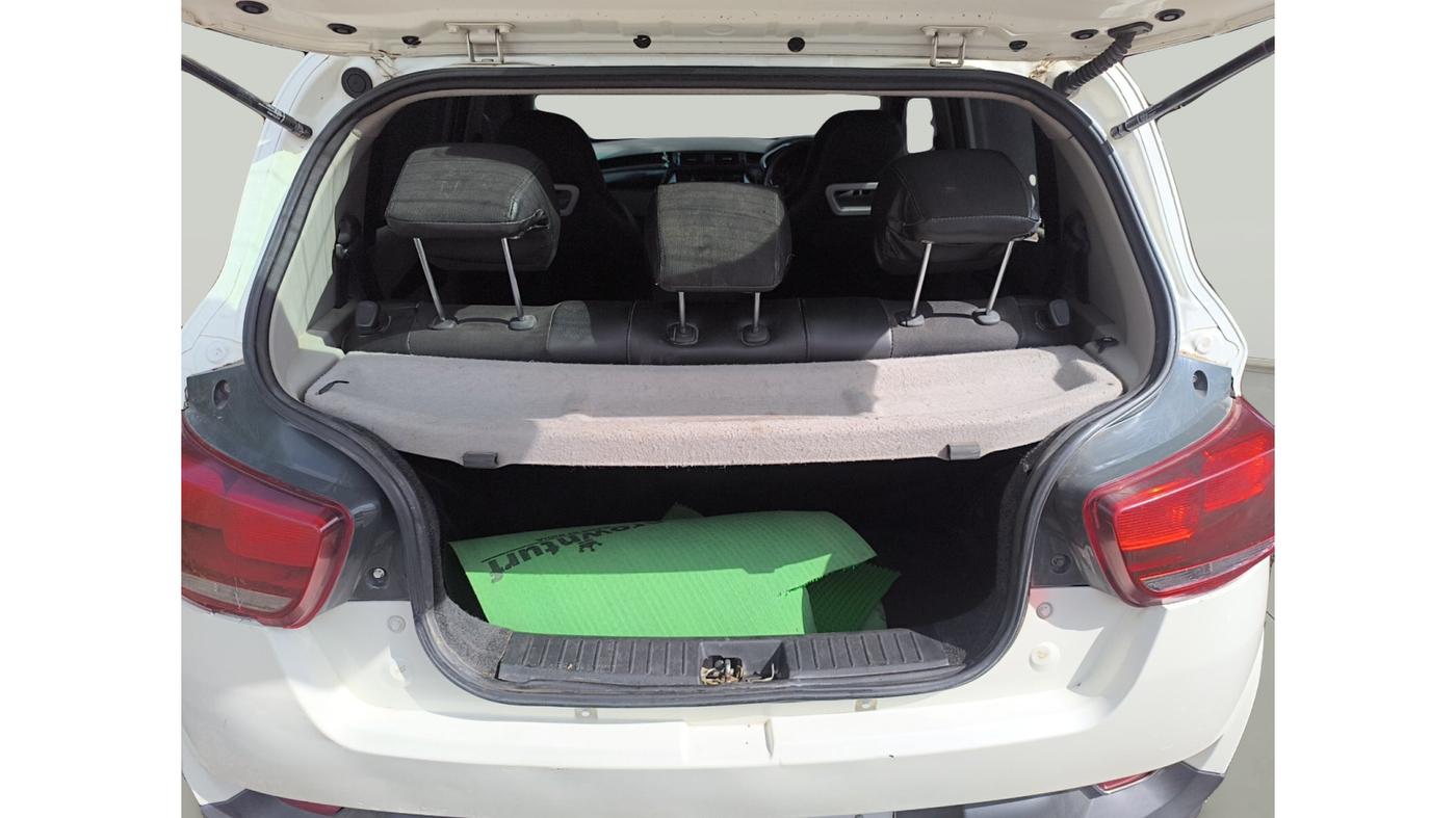 2016 Mahindra Kuv100 K8 D 6 STR, Diesel, Manual, 1,18,931 km, exterior