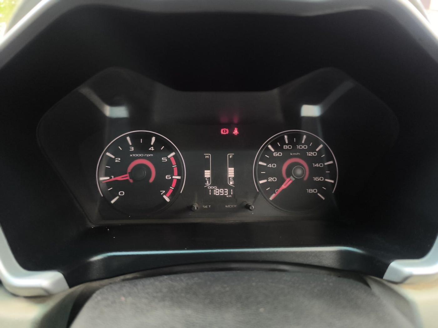 2016 Mahindra Kuv100 K8 D 6 STR, Diesel, Manual, 1,18,931 km, interior