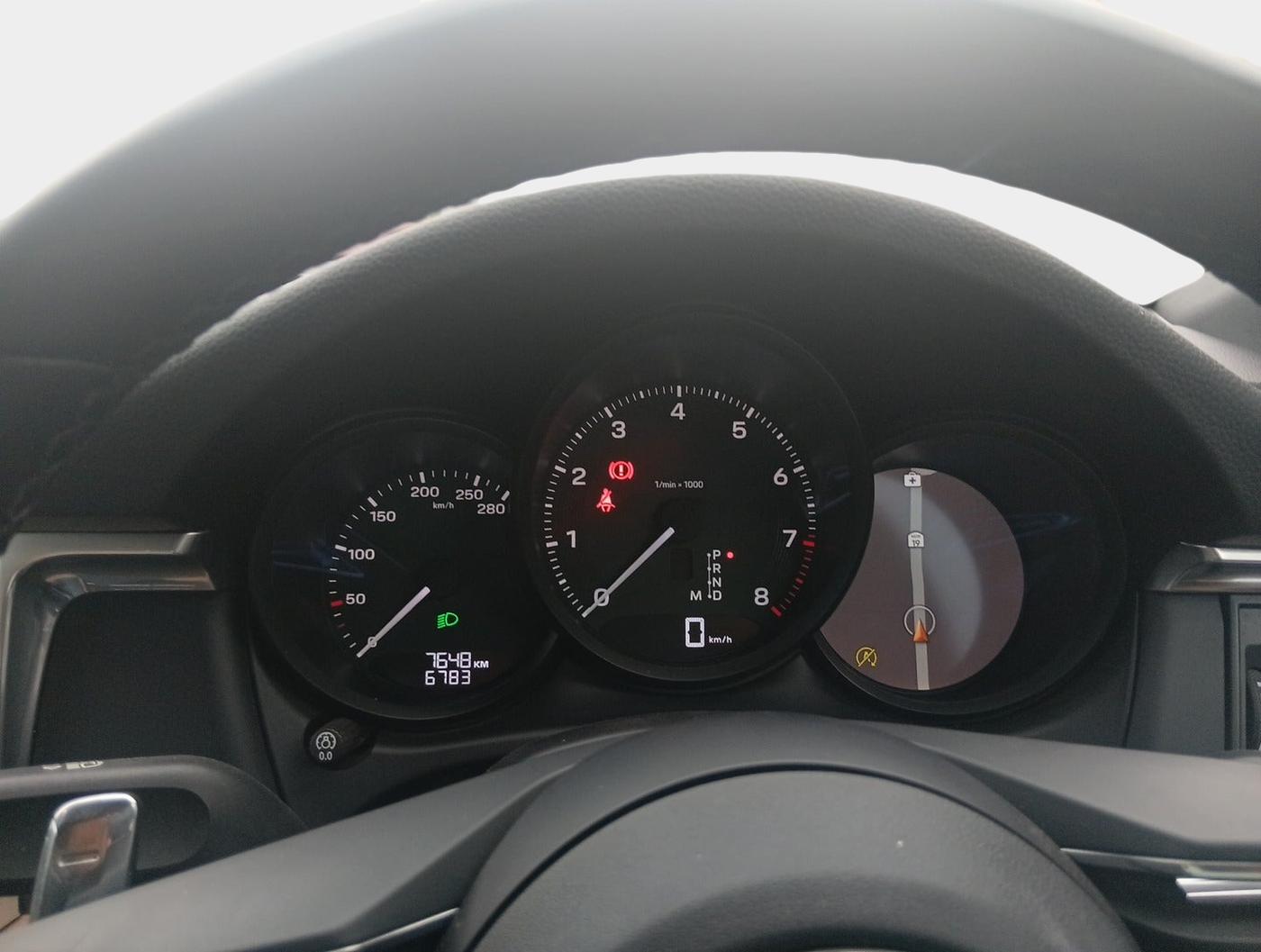 2023 Porsche Macan BASE, Petrol, Automatic, 7,648 km, interior