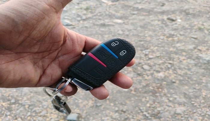 2017 Jeep Compass LIMITED 2.0 DIESEL, Diesel, Manual, 1,35,642 km, interior