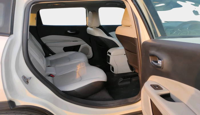 2017 Jeep Compass LIMITED 2.0 DIESEL, Diesel, Manual, 1,35,642 km, interior