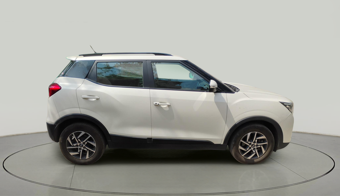 2023 Mahindra XUV300 W8 (O) 1.5 DIESEL, Diesel, Manual, 1,04,087 km, exterior